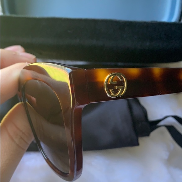 Women’s Gucci glasses